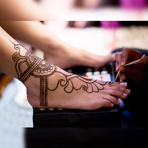 BLACK OUTLINES  Mehndi Designs For Your Special Look (Complete Package)