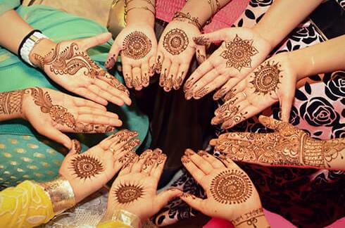 SUN FEATURING STYLE Mehndi Designs For Your Special Look (Complete Package)