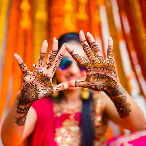 CURVY STYLE Mehndi Designs For Your Special Look (Complete Package)
