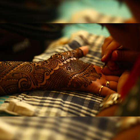 Mehndi Designs For Your Special Look (Complete Package)