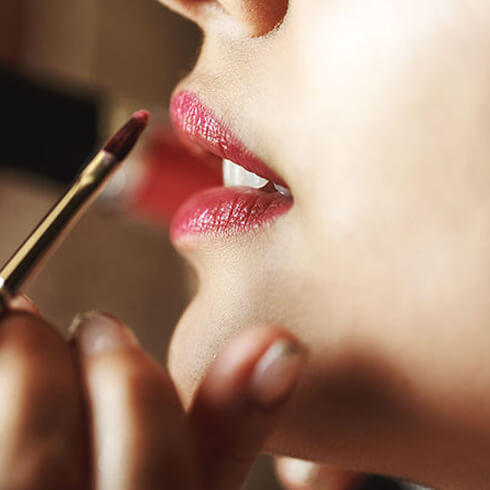 LIP LINER SHOULD MATCH THE LIPSTICK Pre-Wedding Beauty & Fashion Tips For Indian Brides-To-Be
