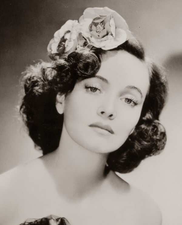 Let’s Recreate The Magic Of 40’s Hairstyles