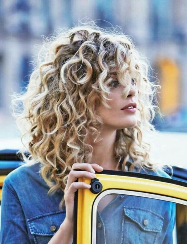 Beautiful perm hairstyle, curly medium length hair Gorgeous Perm Hairstyle Tips To Style Curly Hair in Easy Steps
