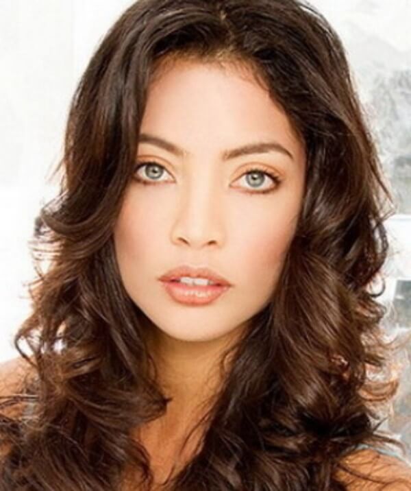Women’s Hairstyle: Look Gorgeous Without Bangs