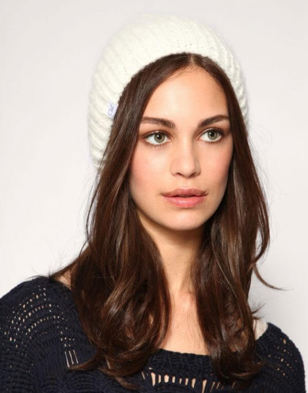 Knitted Beanie for girls with curly medium hair 