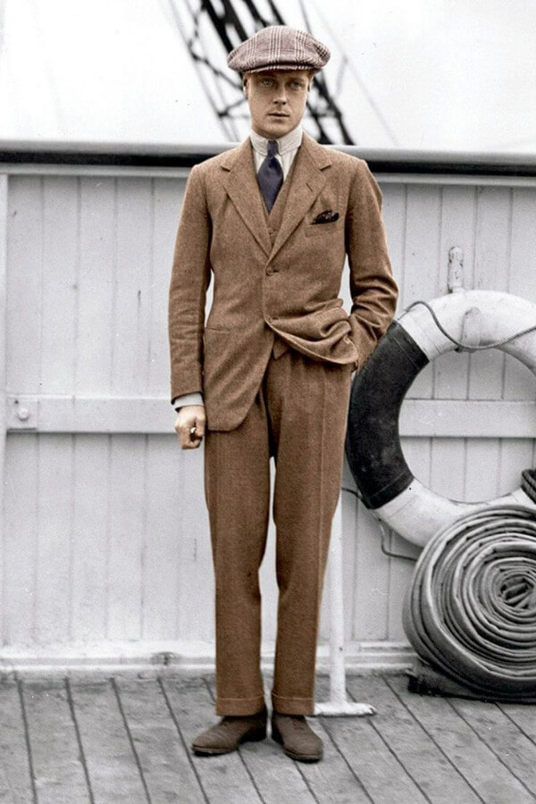 Prince Edward VIII double-breasted vests, slim-fitted trousers with brown shoes & cap