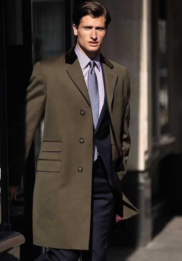 Зеленое мужское пальто. Пальто Честерфилд мужское. Кромби длинное пальто мужское. Классическое пальто мужское. Стильное мужское пальто.