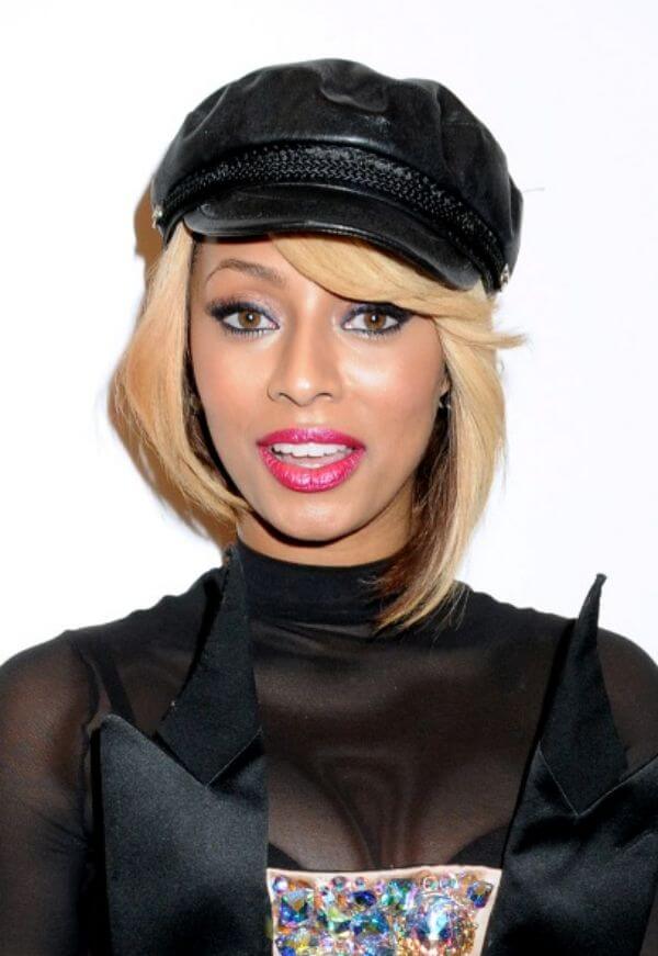 Keri Hilson's pitch-perfect, brightly blonde bob looks so great topped with that leather hat.