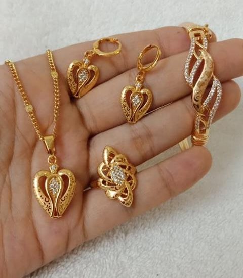 Cute heart design gold bracelet and ring set New Gold Bracelet And Ring Set Designs