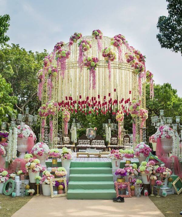 Prettiest Floral Mandap Decor for Outdoor Wedding