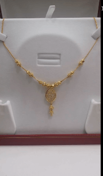 A delicate gold chain design Latest Gold Chain Designs Under 20 Grams Weight