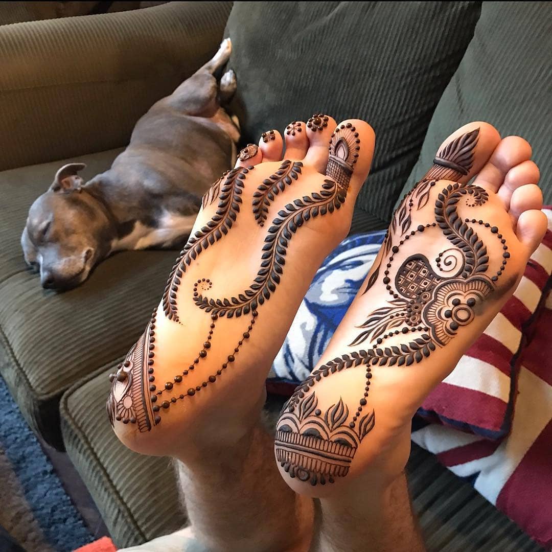  Decorate your sole: Modern Henna Mehndi Designs For Legs