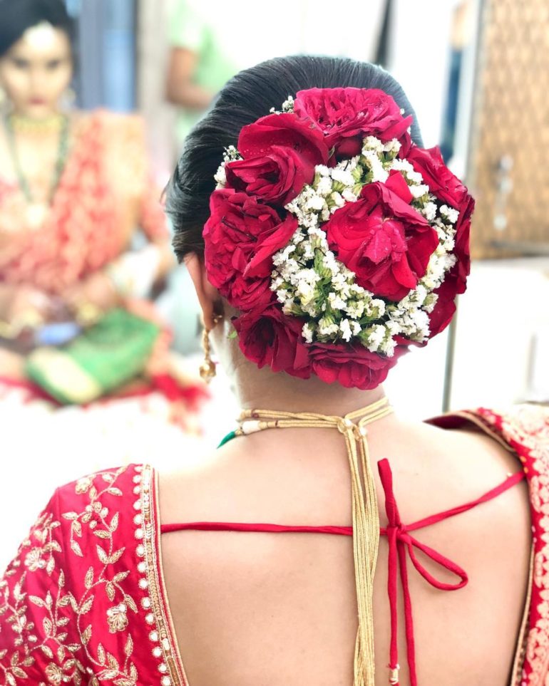 15+ Bridal Bun Hairstyles with Flower Jewellery - K4 Fashion