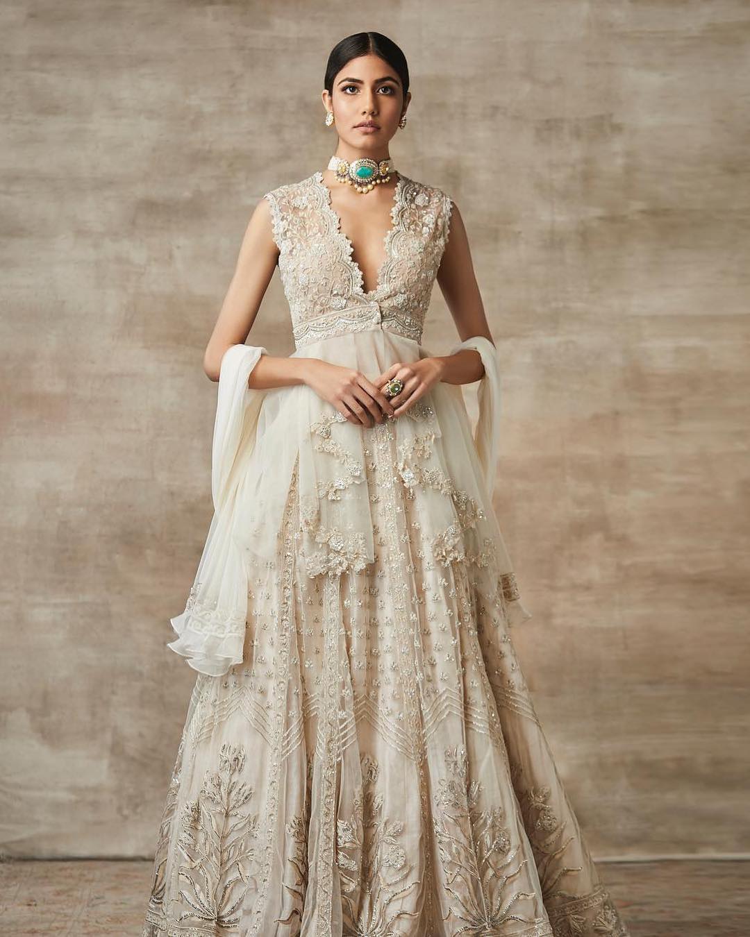 Ridhi Mehra designer dress: Indian Designer Dresses for Traditional Look