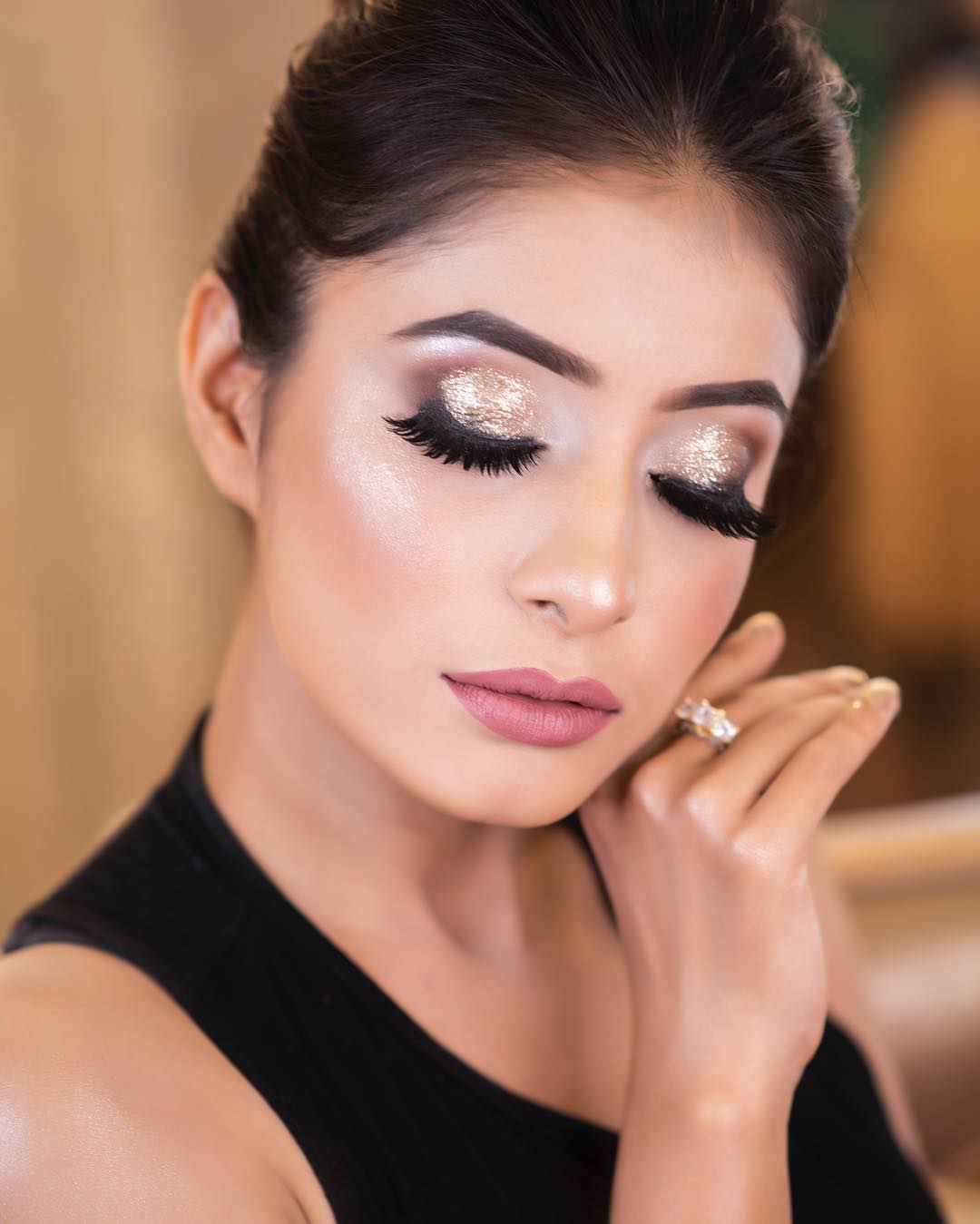 classic golden eye look by Simmy Makeup