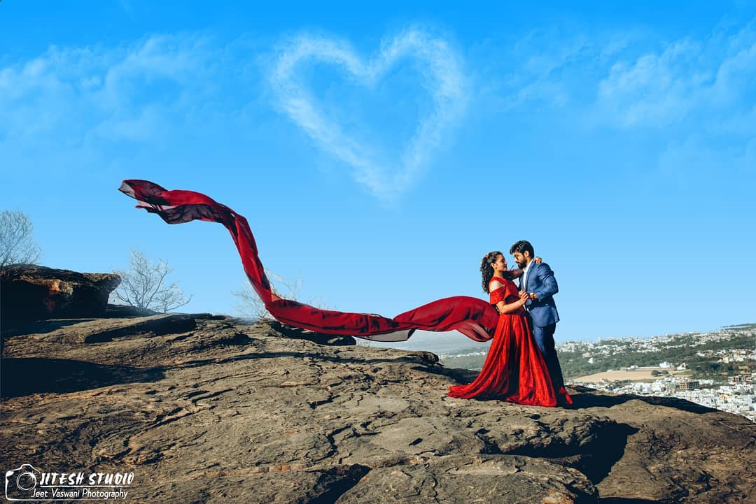 Go filmy: Pre-wedding Photoshoot for Indian Couples