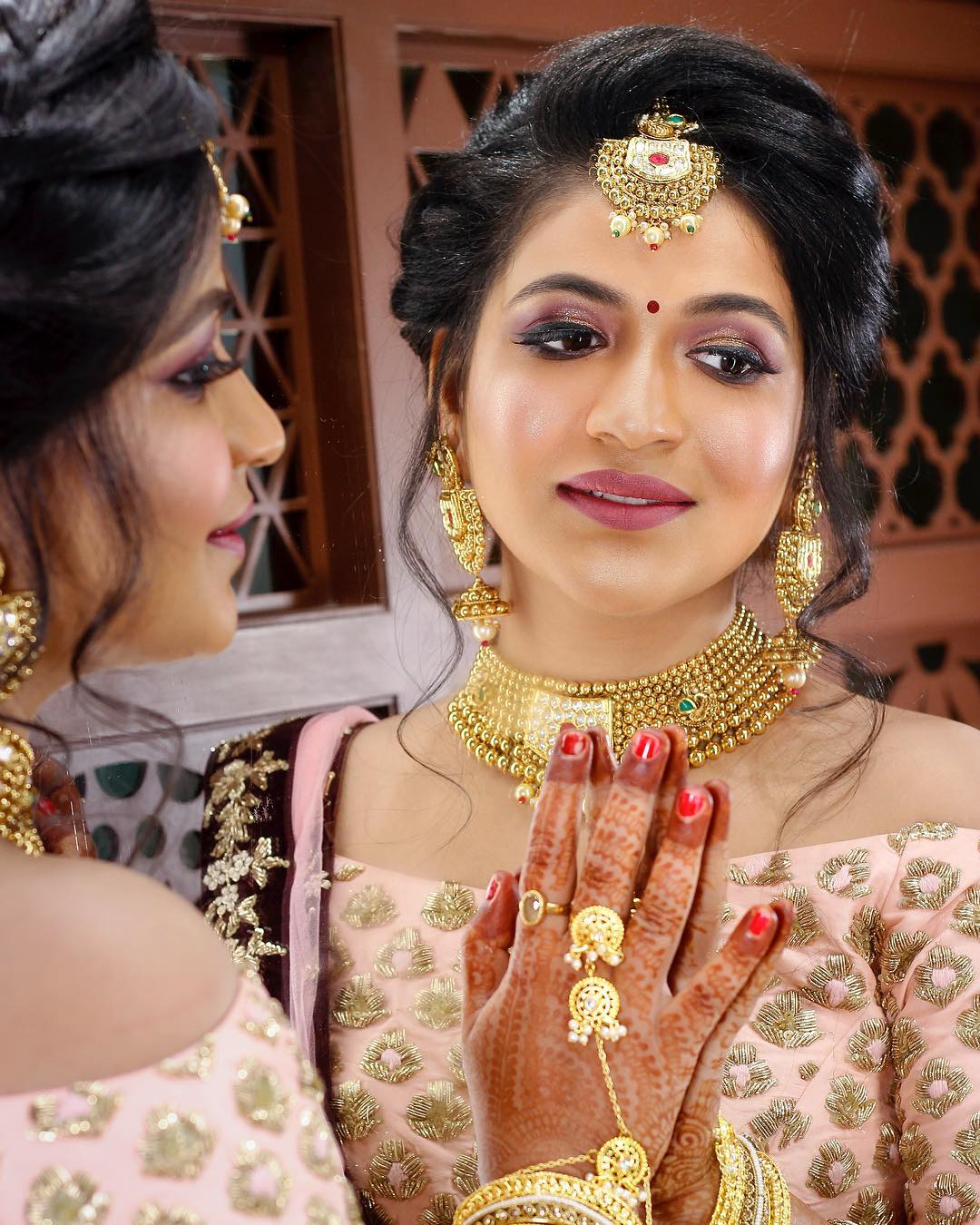  Soft and subtle: Indian Bridal Makeup Look in Celeb Style