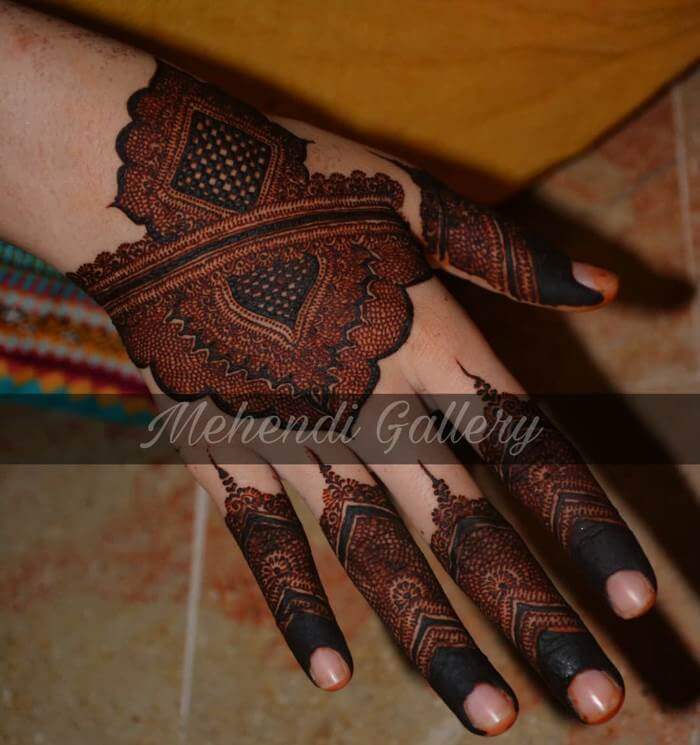 Unique Back hand mehndi design for hands Stylish Pakistani Mehndi Designs for Hands