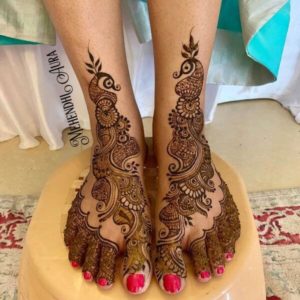 Latest Mehndi Designs For Legs [Try At It Now]