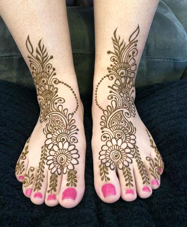 Unique Bridal Mehendi Designs For Feet