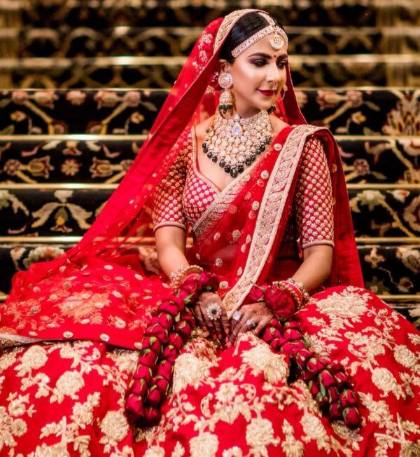 Red roses floral kaleere designs Floral Kaleere Designs Spotted on Real Brides in Wedding