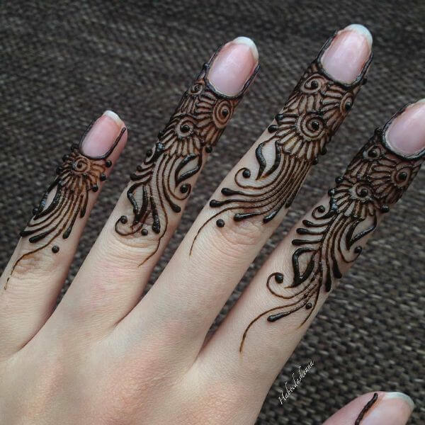 Finger Mehndi design