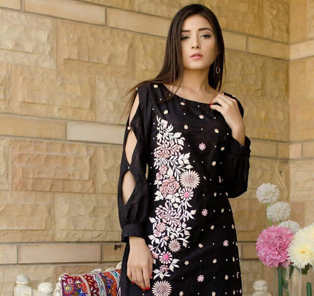Top 5 trending kurti design to ace the Puja Look this year