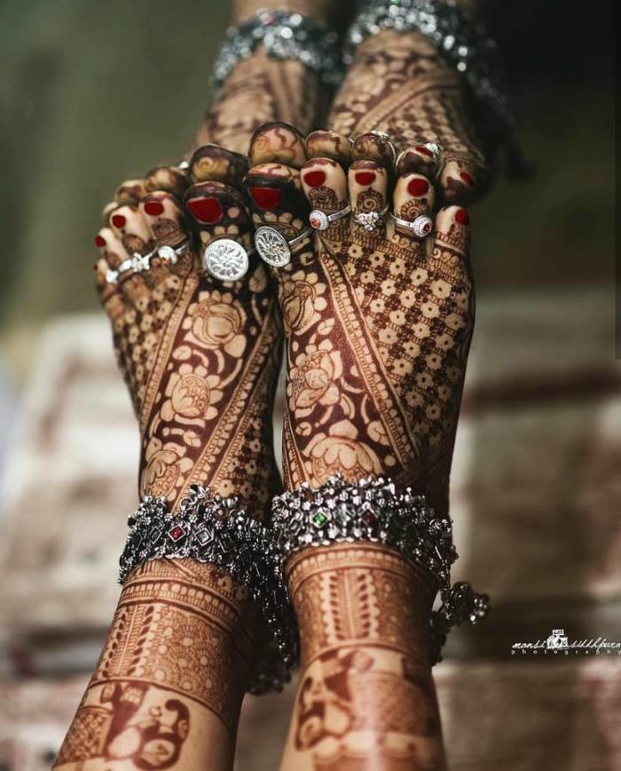 Oxidized silver Payal for bride's feet