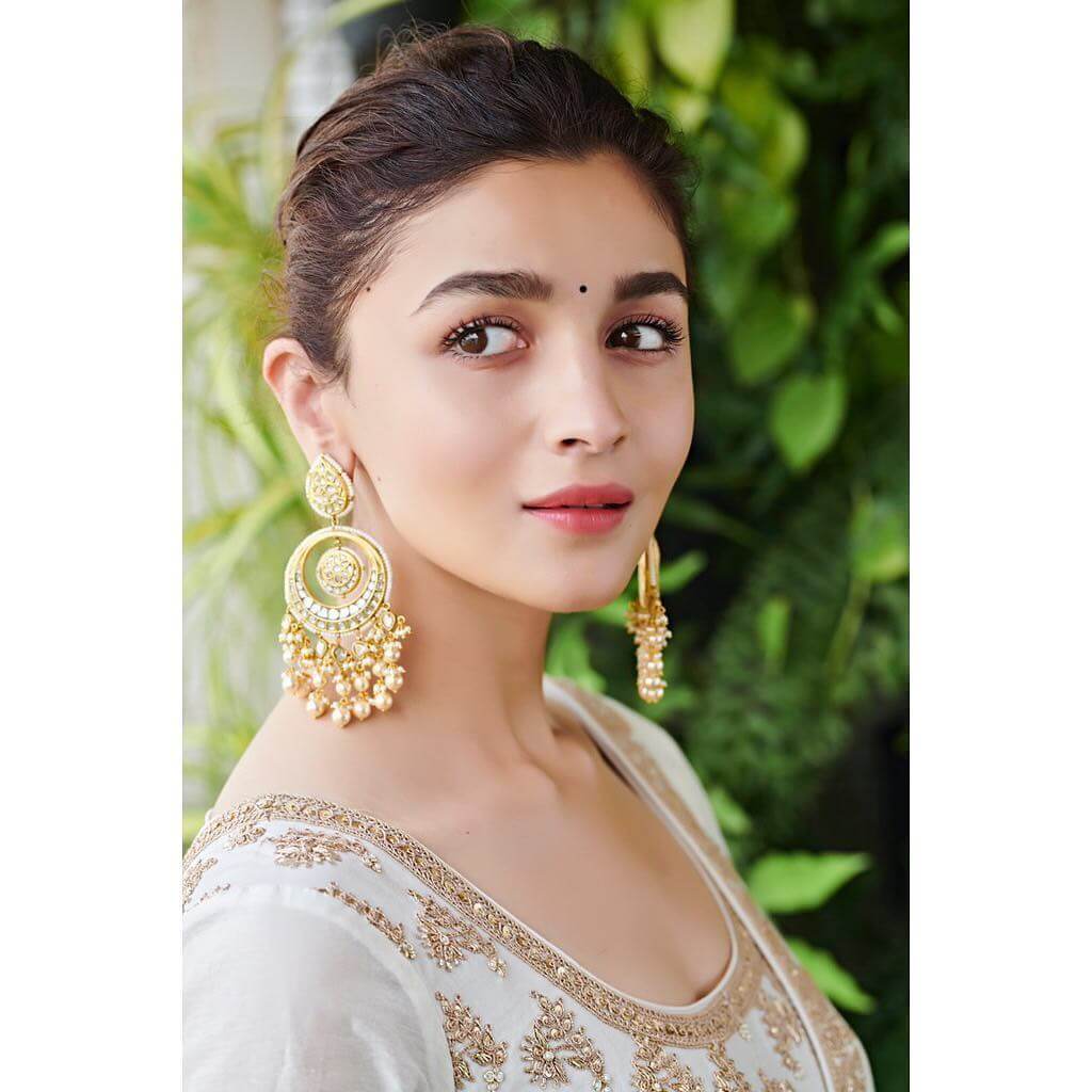  Heavy Gold Earrings Alia Bhatt's Earrings
