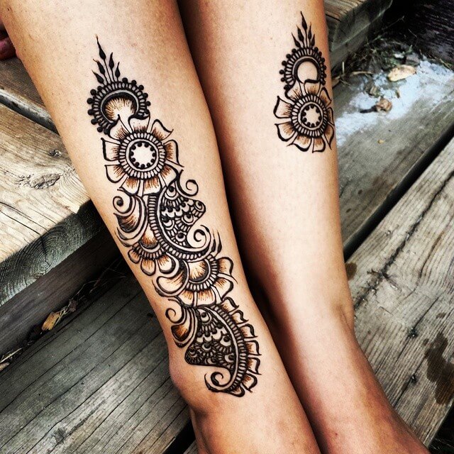 Shaded floral mehndi design Henna Tattoo Designs For Legs
