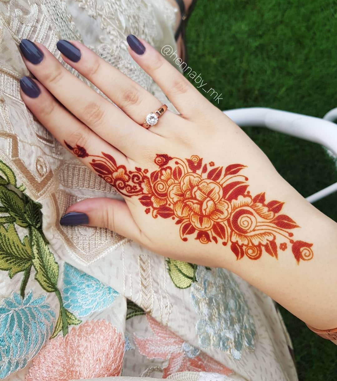 Shady mehndi design