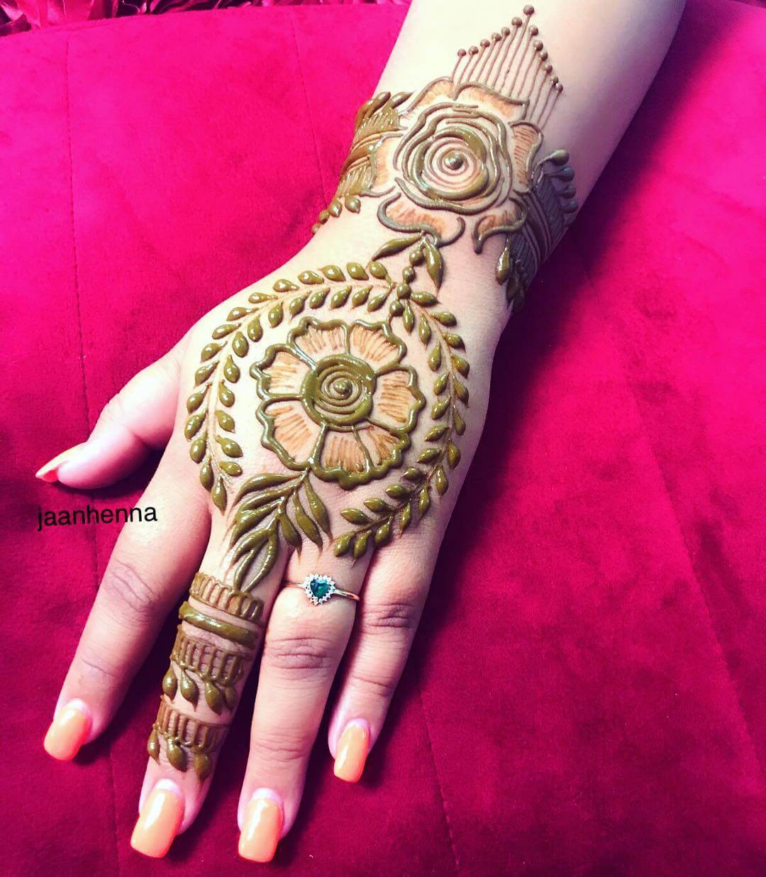 Most Exclusive Mehndi Design Shaded Mehndi Designs for Left Hand