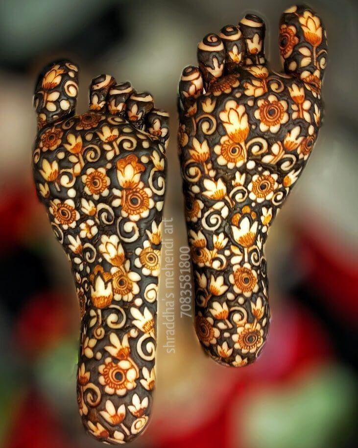 Flower Filled Sole Henna design 