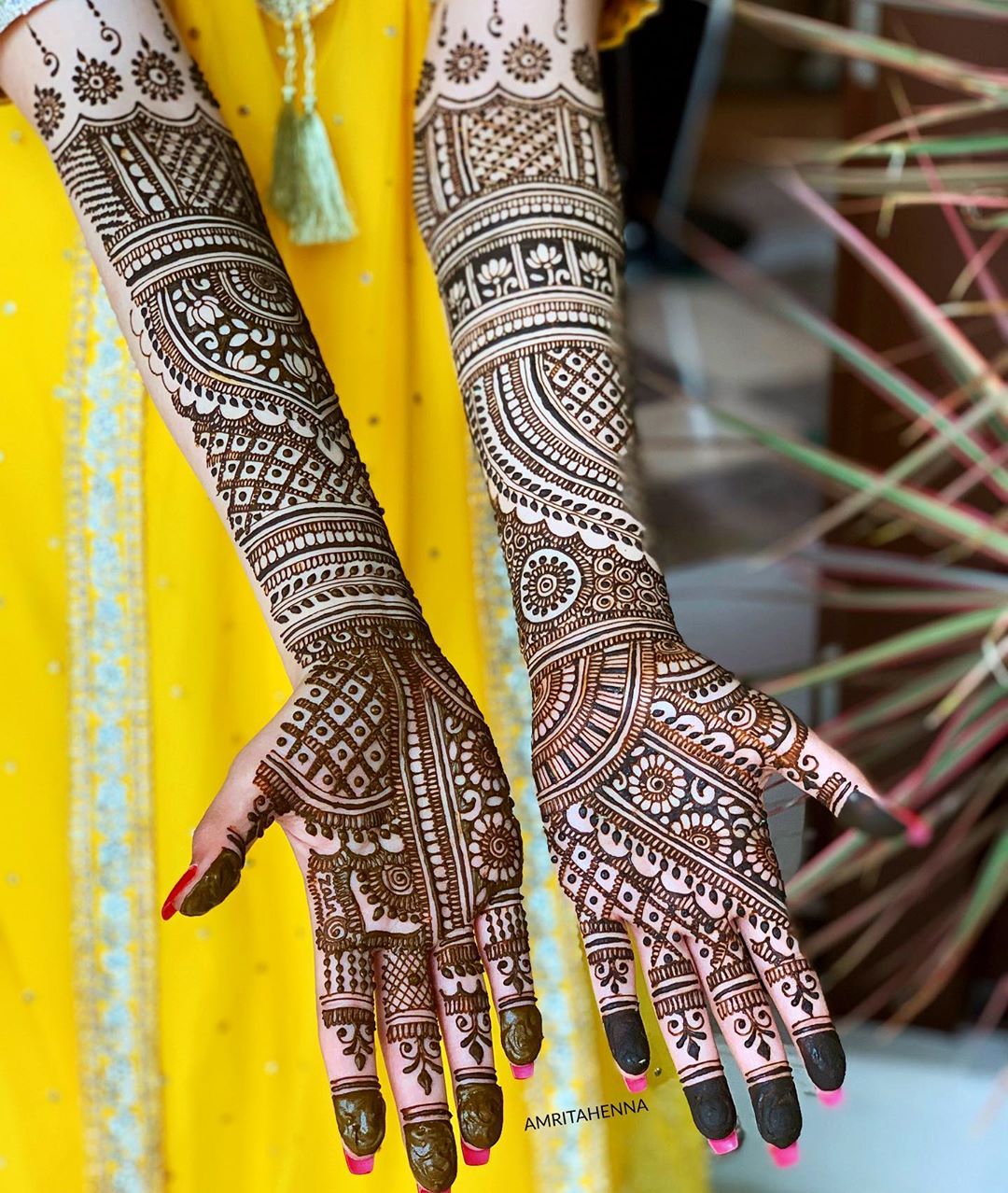 Fascinating Marwari style henna for charming brides
