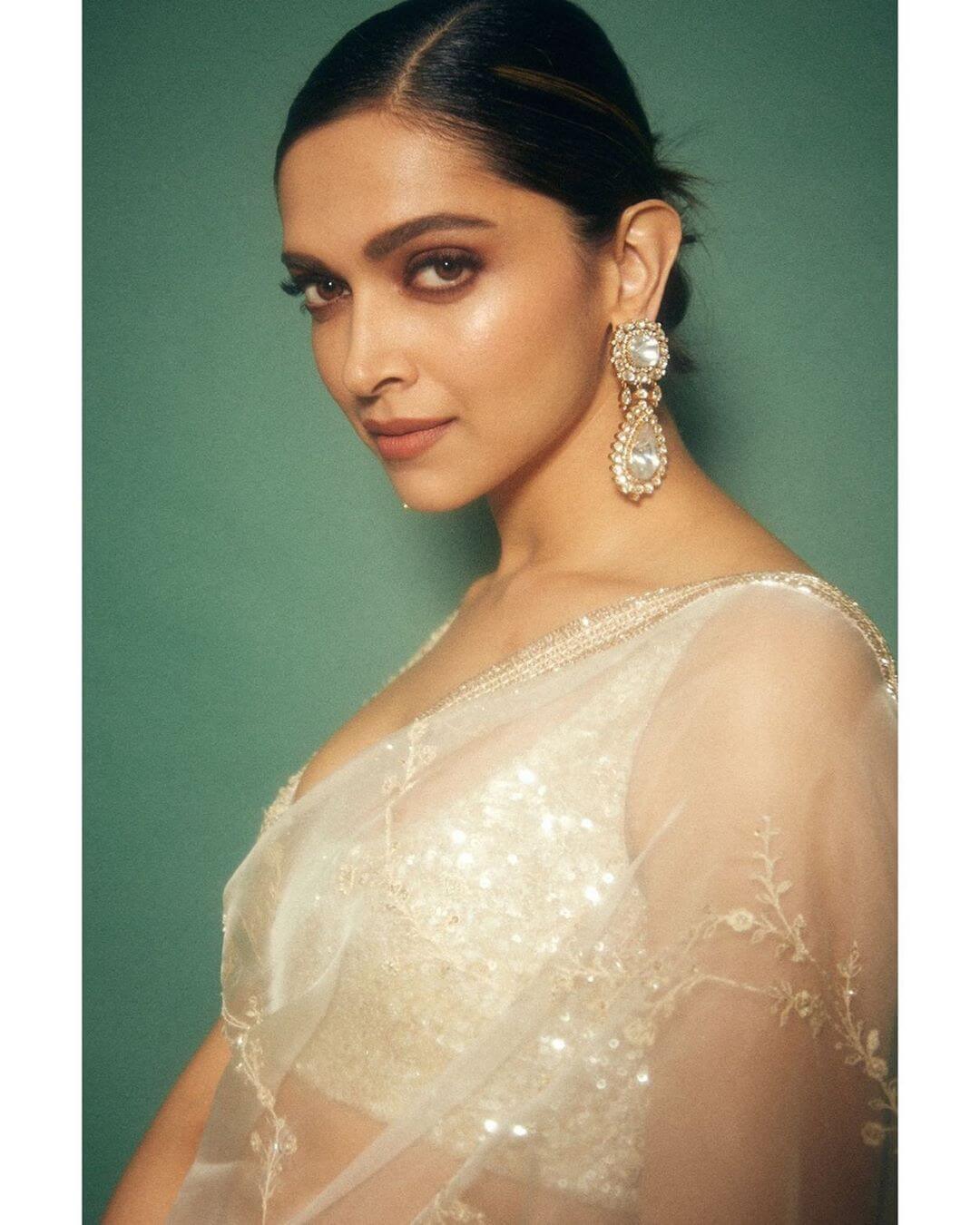 Deepika Padukone’s gold or silver earrings