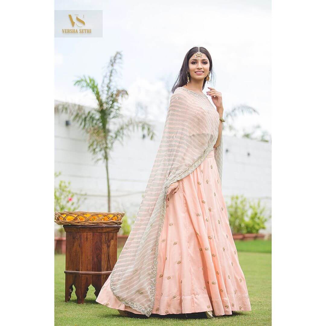 A Peach Lehenga For Your Sister's Day Wedding Pastel Color Outfit