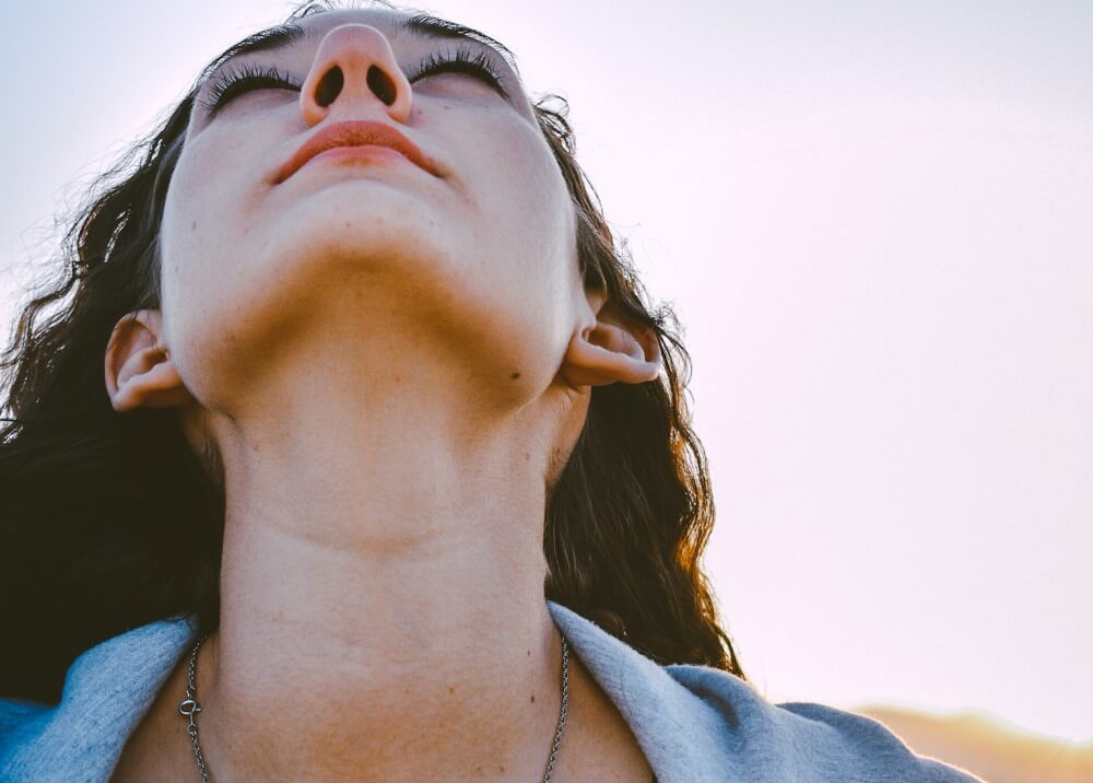 How to Prevent Wrinkles on Neck Naturally