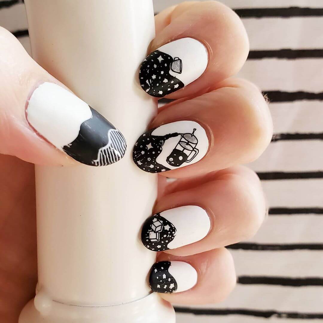 Pictures on nails Black And White Nail Art Designs
