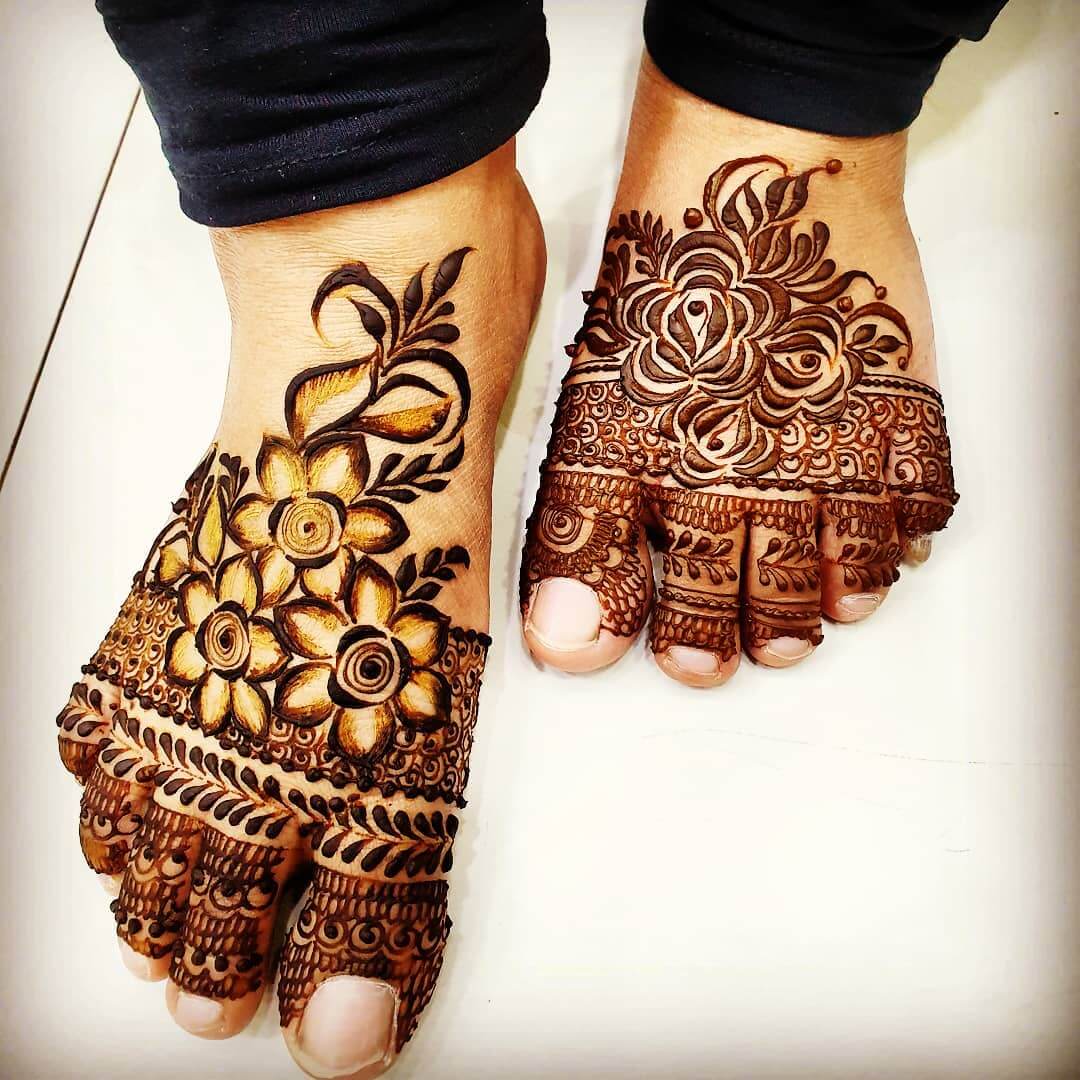 Half Foot Mehendi designs for Feet