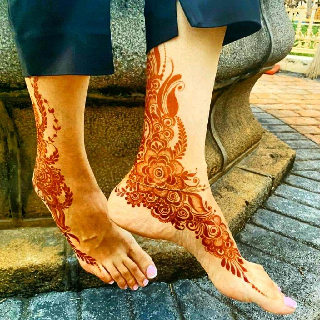 Intricate Side Florals Mehendi designs for Feet