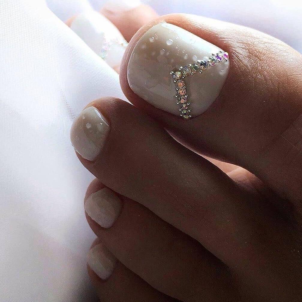 White Toe Nail Art Designs during summers and weddings