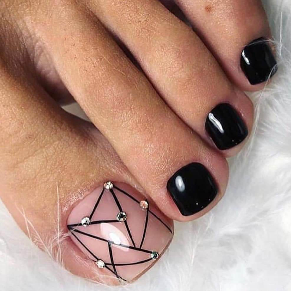 Black And Pink Webbed pattern Toe Nail Art Designs