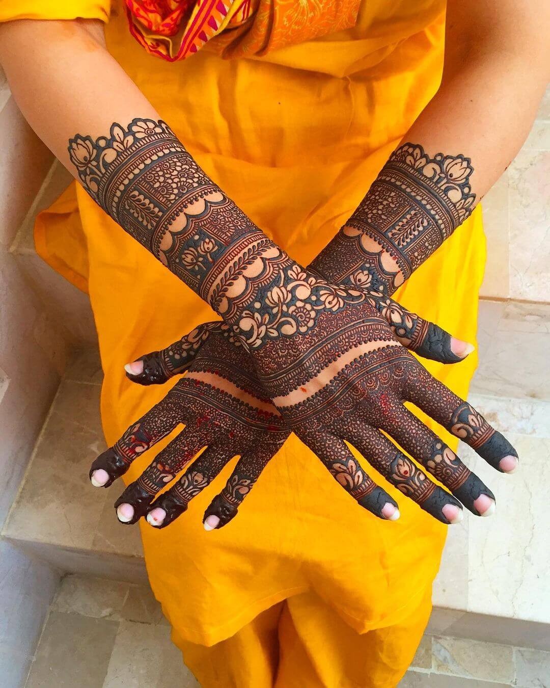 Pakistani Bridal Mehndi Designs for Front and Back Full Hand A String Of Flowers
