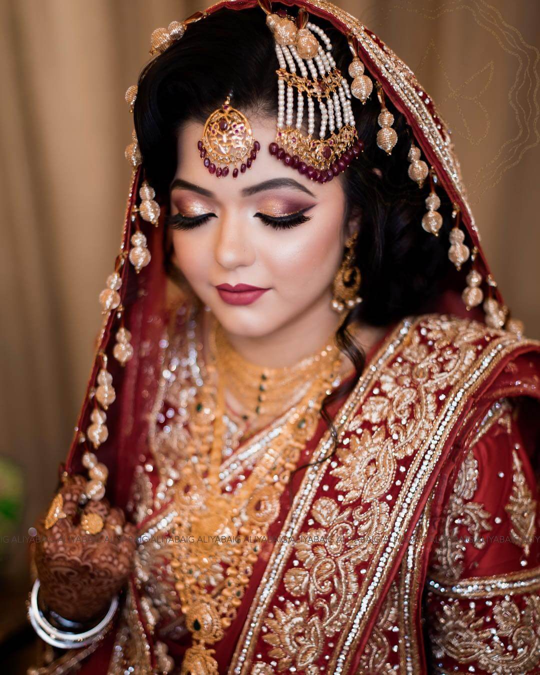 Perfect Bridal Look Passa/Jhoomar Designs For Muslim Bride