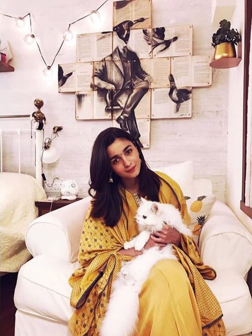 Alia Bhatt Brighten up the fest Yellow Outfits for Summer