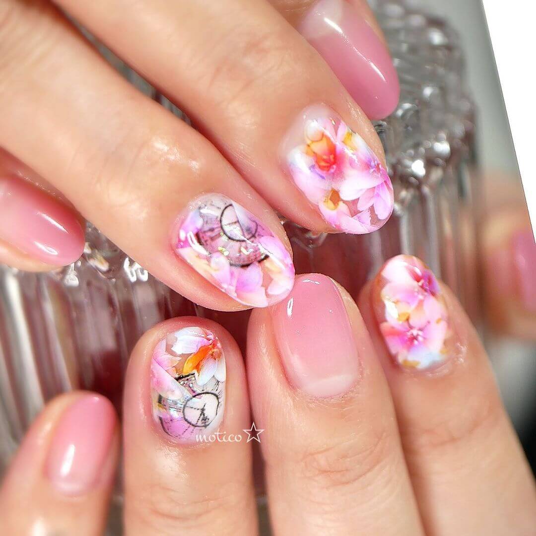 Airbrush Nail Art Designs Flower themed airbrush nail art design