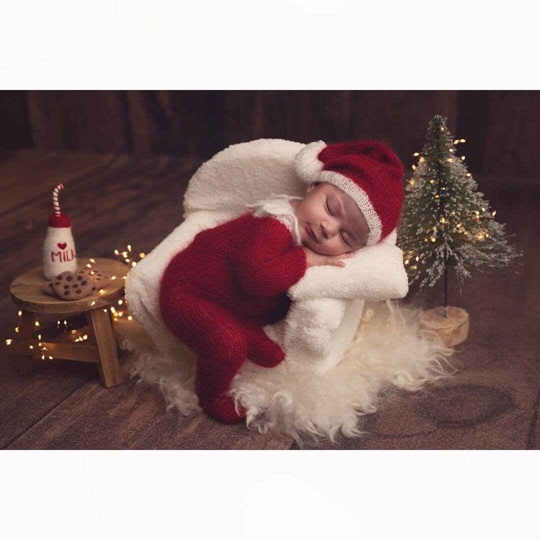 Christmas Photoshoot Ideas for Your Baby Let Him Nap While People Go Awwww!