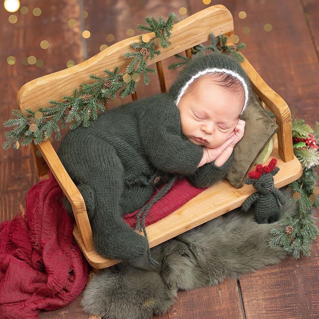 Christmas Photoshoot Ideas for Your Baby Want People To Go Awww. Try This!