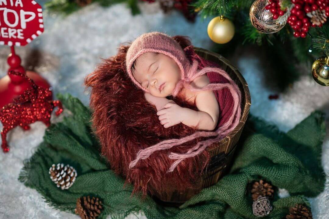 Christmas Photoshoot Ideas for Your Baby Modest Look, With The Pink Colour
