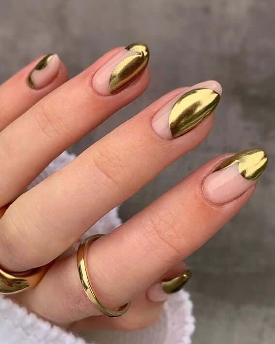Gold Dripping Metallic Nail Art